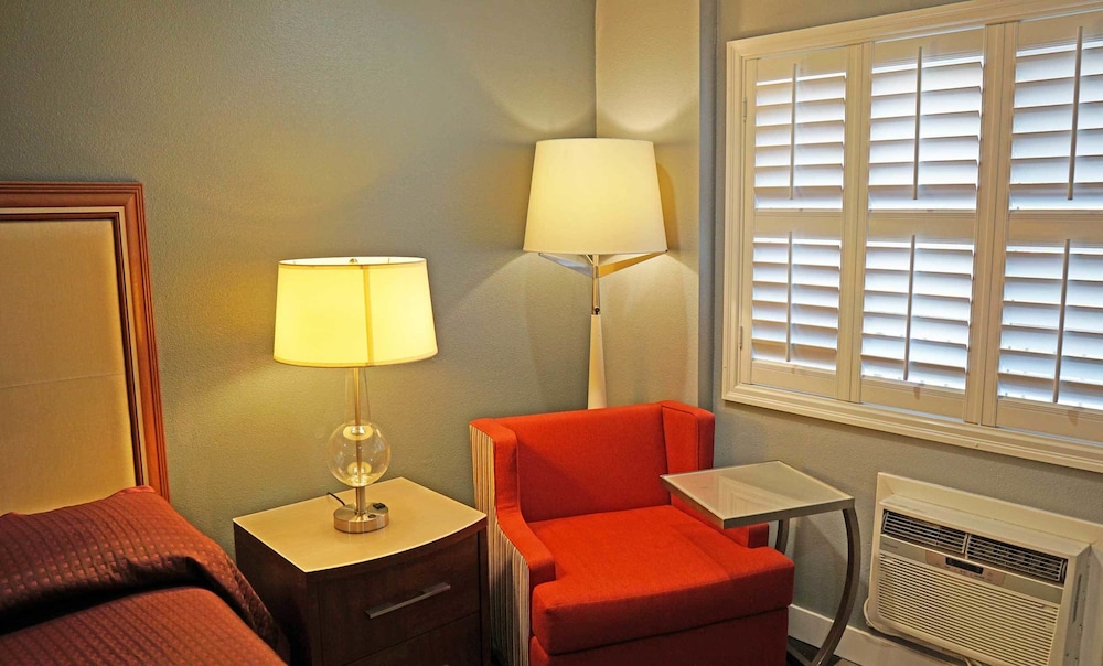Del Mar Motel - photo 12