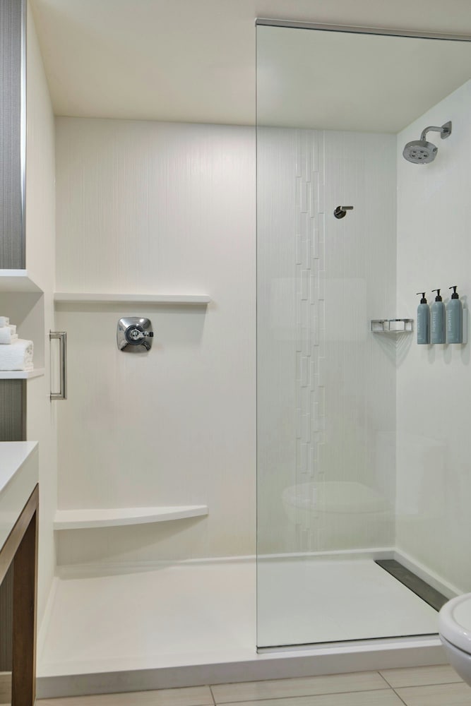 Courtyard by Marriott Albany Troy Waterfront - photo 21