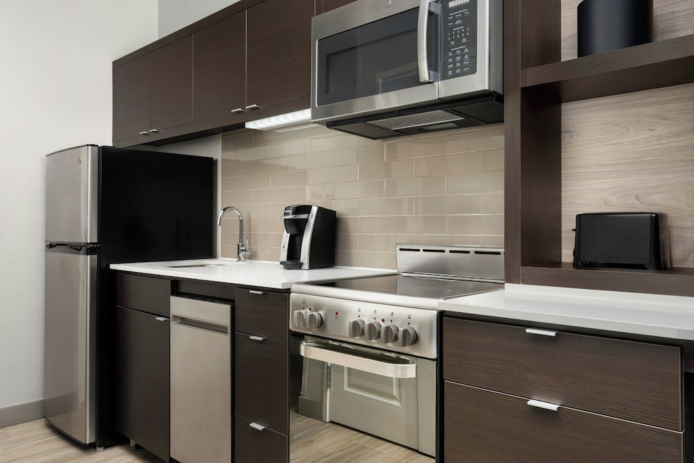 TownePlace Suites by Marriott Houston Hobby Airport - photo 18