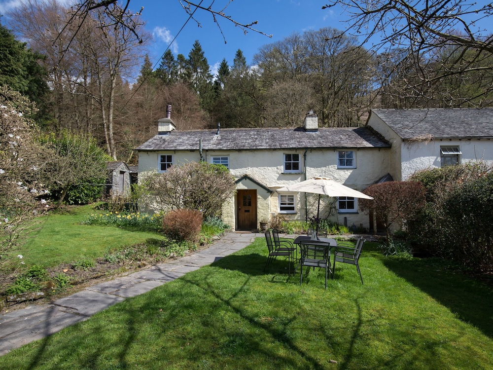 Fir Tree Cottage — 4-Star Luxury Hotel in Ambleside, United Kingdom