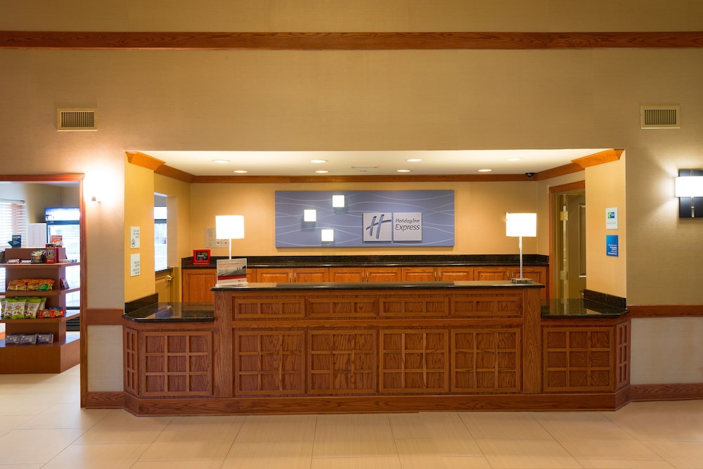 Holiday Inn Express & Suites Chicago West Roselle by IHG - photo 37