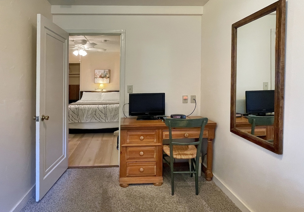 Peninsula Park View Resort - photo 23