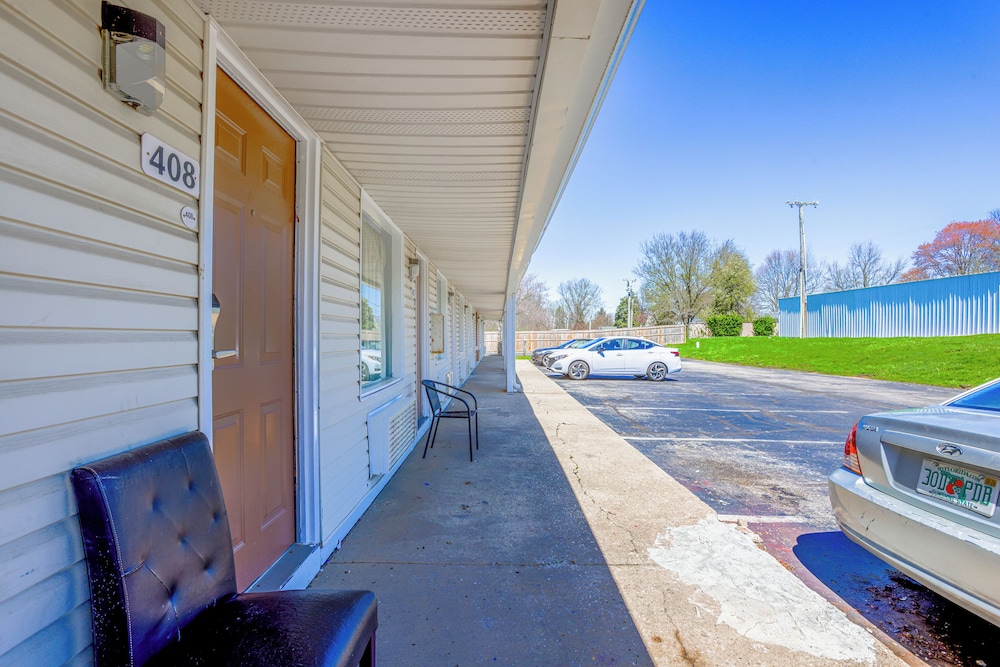 Cozy Garden Inn By OYO Hwy 40 Richmond - photo 58