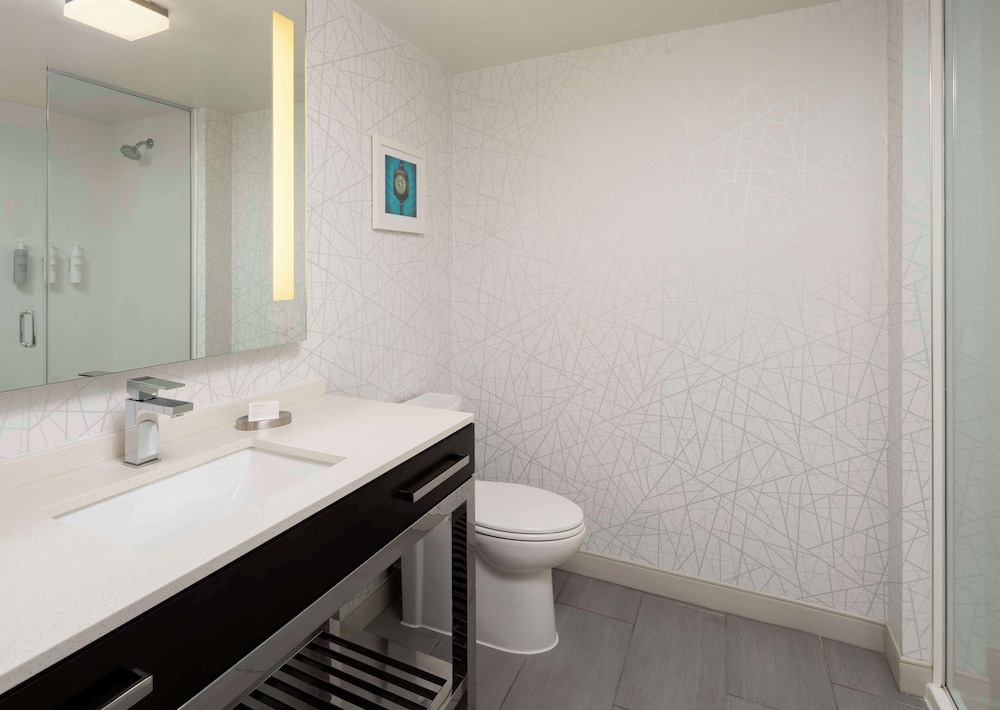 Hampton Inn & Suites Worcester - photo 34