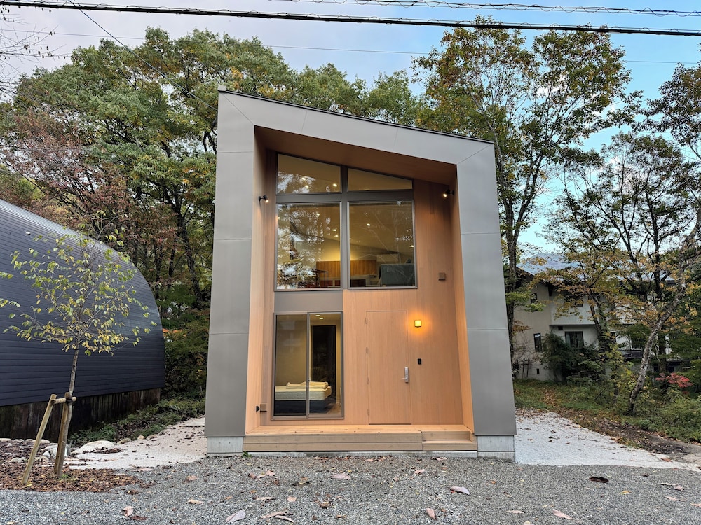 Everglow Hakuba - carbon neutral hotel in Hakuba
