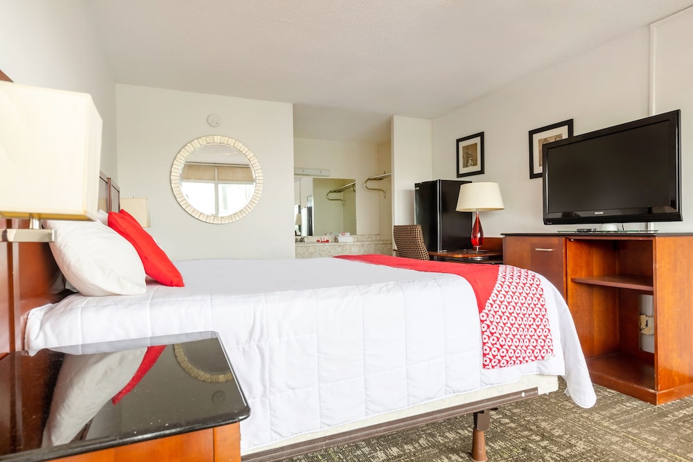 Americas Best Value Inn Rockford - photo 16