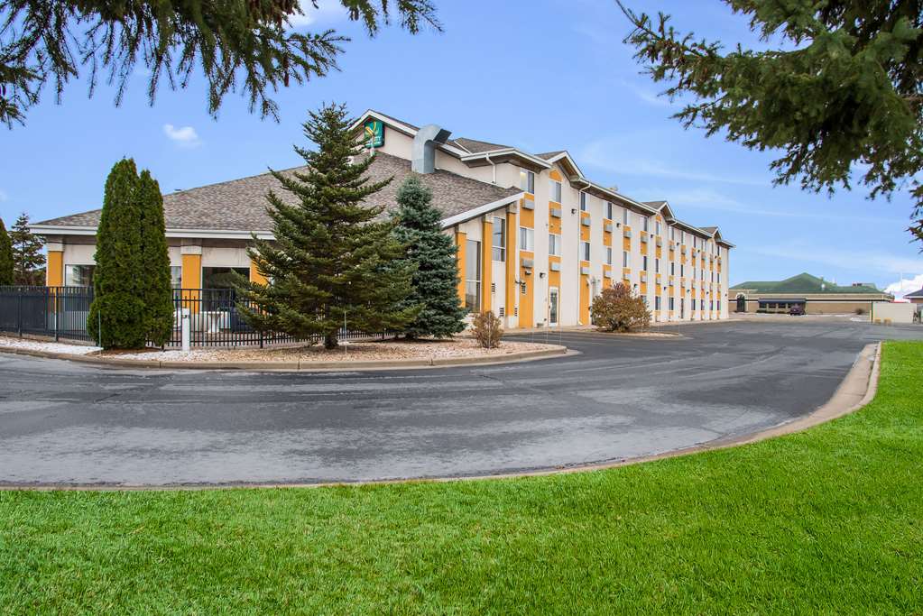 Quality Inn & Suites Menomonie — Menomonie — photo 2