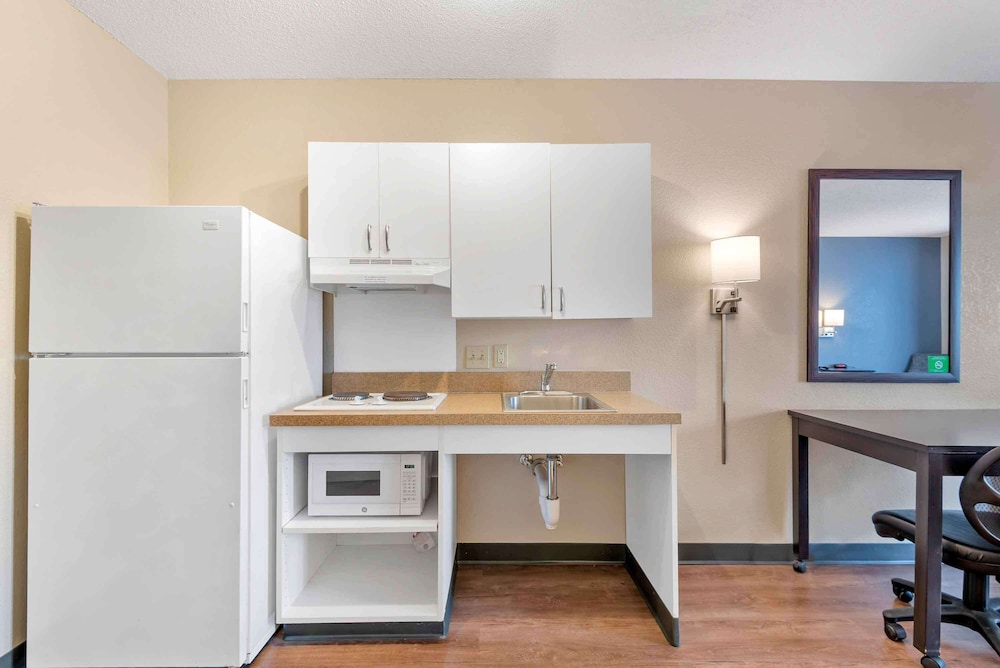 Extended Stay America Select Suites Charlotte Tyvola Rd. - photo 9