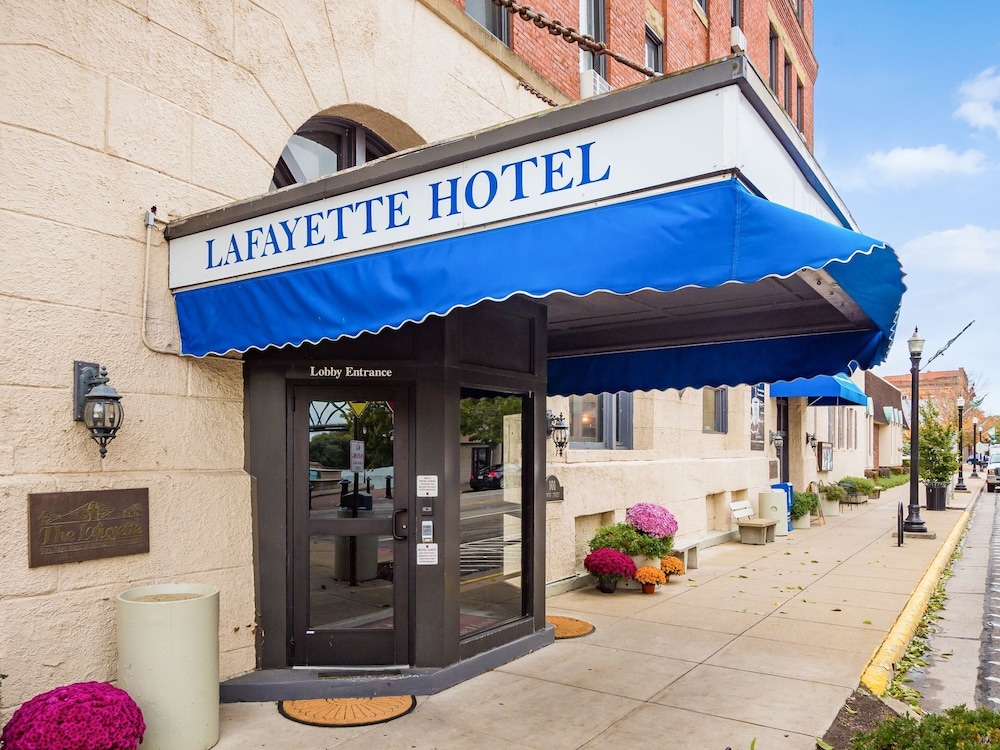 The Lafayette A grand Riverboat Era Hotel - photo 61