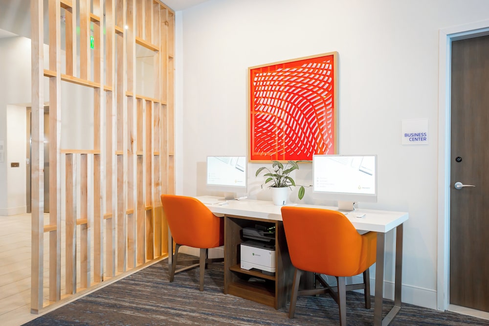 Holiday Inn Express & Suites Waco Downtown by IHG - photo 19