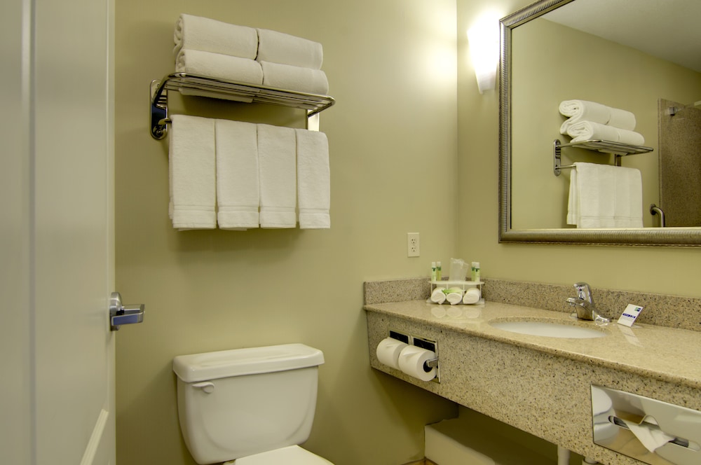 Holiday Inn Express Hotel & Stes Kansas City Sports Complex by IHG - photo 31