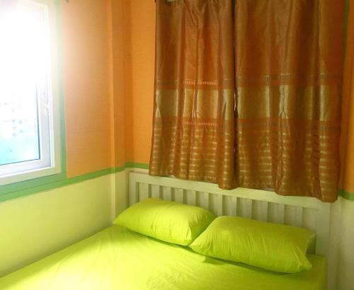 Ruean Mai Hom Hostel