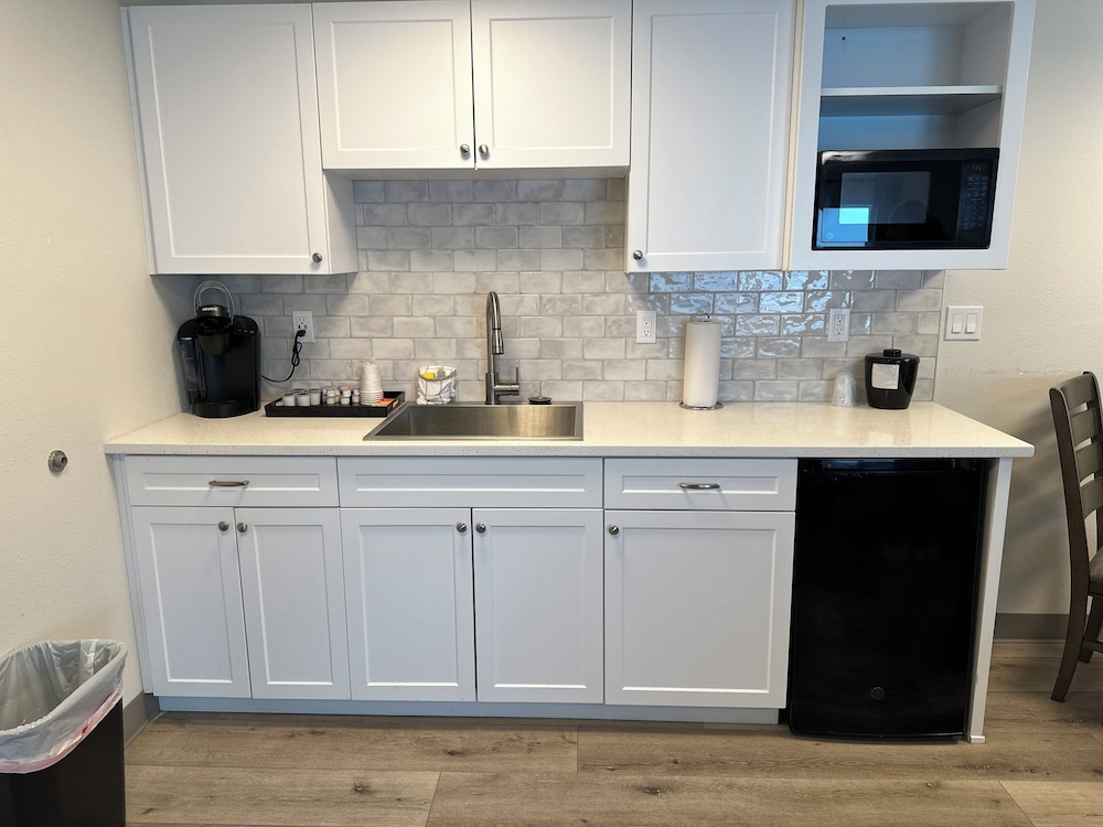 West Beach Suites - photo 52