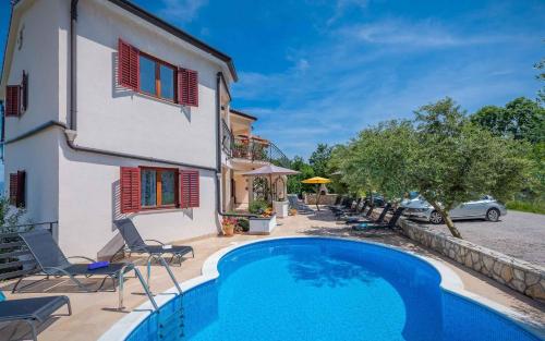 Apartment Drenje 3 — 4-Star Luxury Hotel in Drenje, Croatia