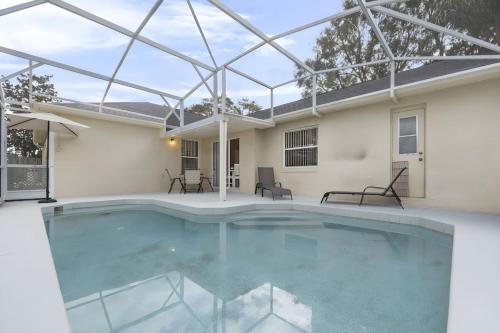 Sunshine Retreat: Villa W Pool & close to Disney — 4-Star Luxury Hotel in Davenport, United States