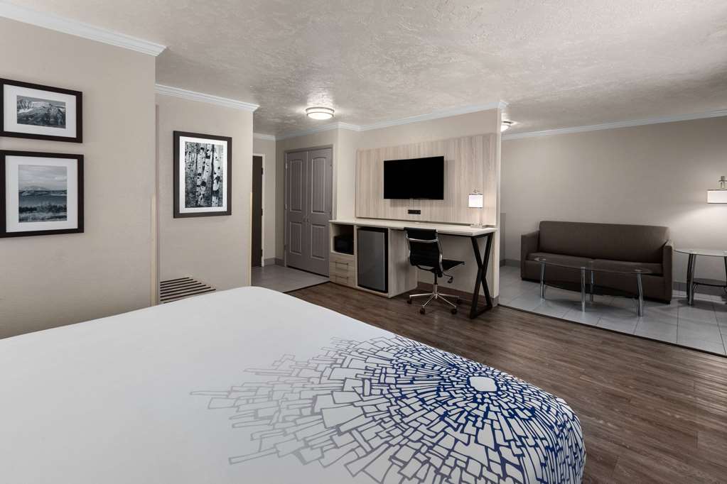 La Quinta Inn & Suites by Wyndham North Orem - photo 12