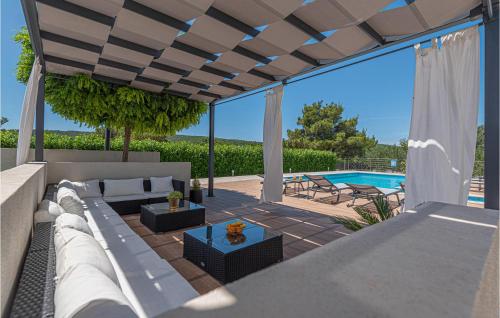 Gorgeous Home In Dubrava Kod Sibenika — 5-Star Luxury Hotel in Dubrava, Croatia