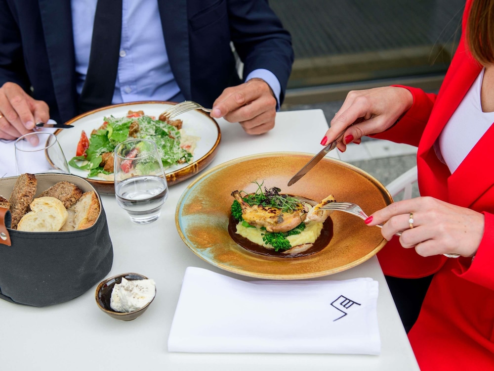 מזון ומשקאות