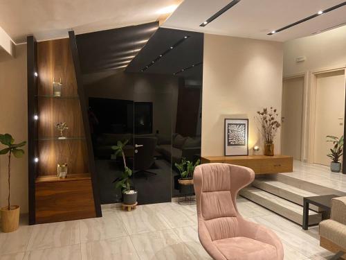 Sea Side Mountain Villa — 4-Star Luxury Hotel in Nea Iraklitsa, Greece
