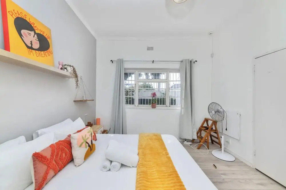 Modern and Stylish 2 BD House in Claremont