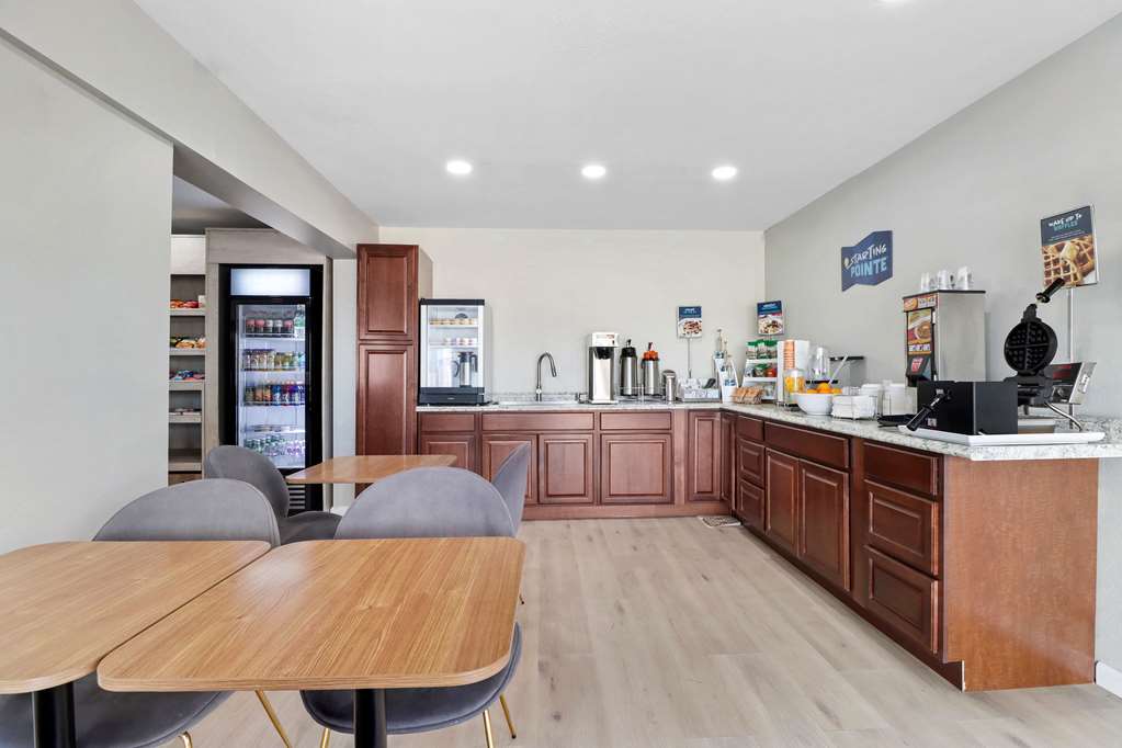 Clarion Pointe Ridgecrest near China Lake Naval Station - photo 24