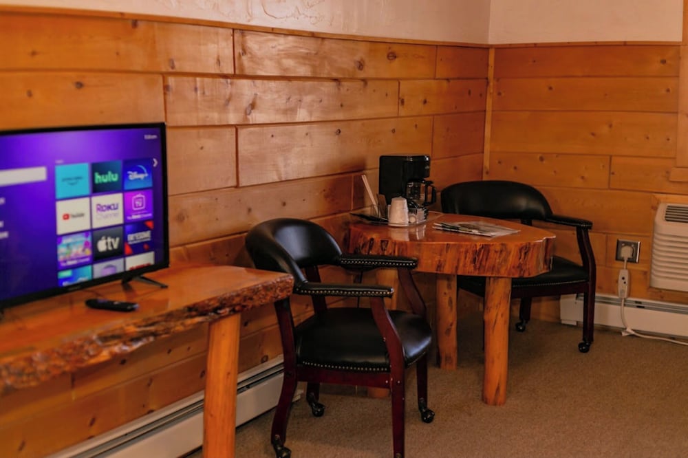 Chinook Winds Motel - photo 28