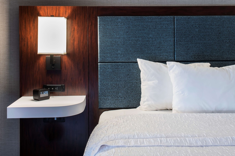 Hampton Inn & Suites Chicago Lincolnshire - photo 11
