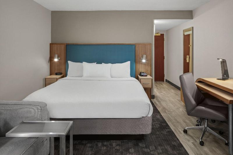 Courtyard by Marriott Newport News Yorktown - photo 48