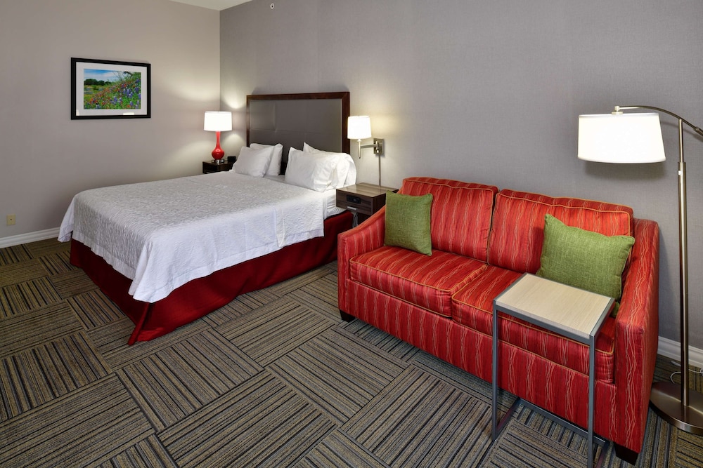 Hampton Inn & Suites Fredericksburg - photo 12