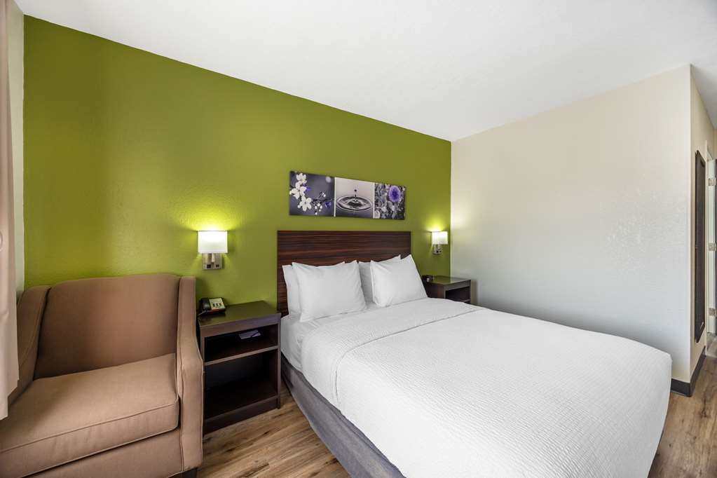 Sleep Inn & Suites Salina I 135 - photo 16