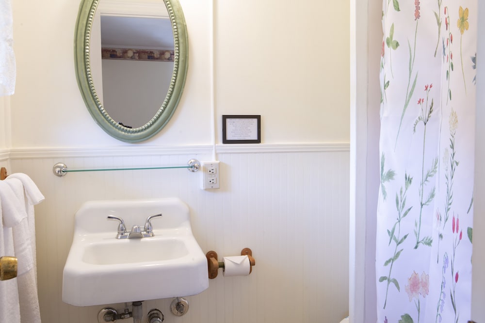 The Chimney Rock Inn & Cottages - photo 72