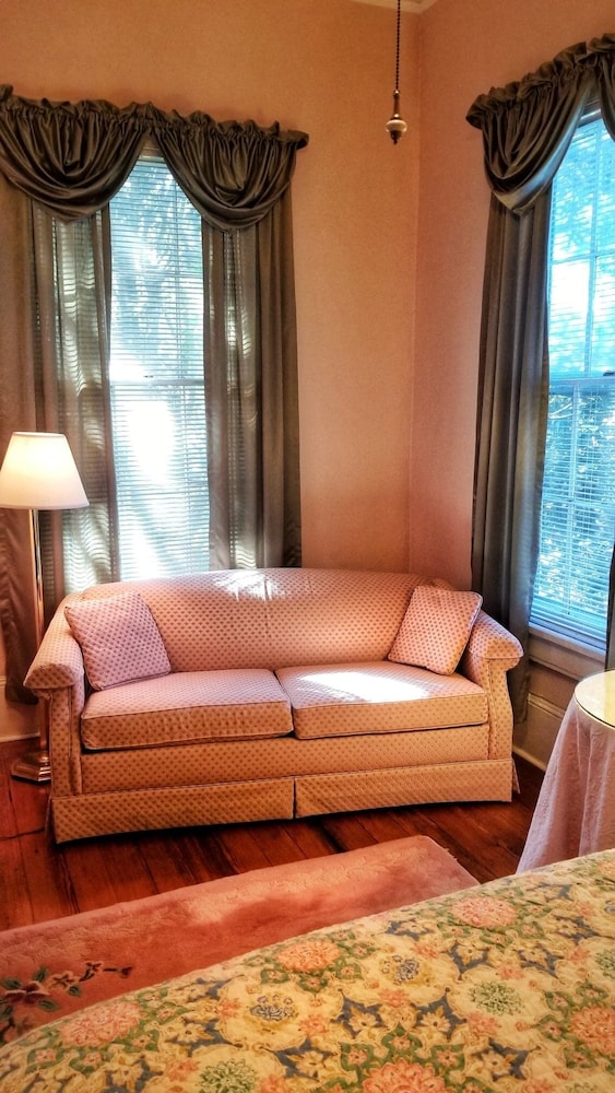 Millhouse Inn - photo 14