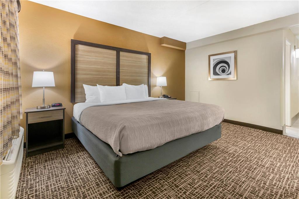Quality Inn & Suites Spring Lake Fayetteville near Fort Bragg - photo 31