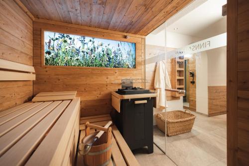 Apartement Almhof Fiss — 4-Star Luxury Hotel in Fiss, Austria
