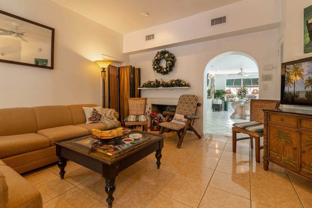 Suite Dreams Inn by the Beach - photo 16