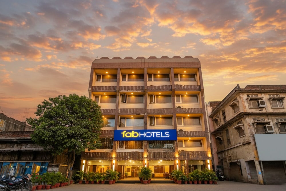 Fabhotel Surya