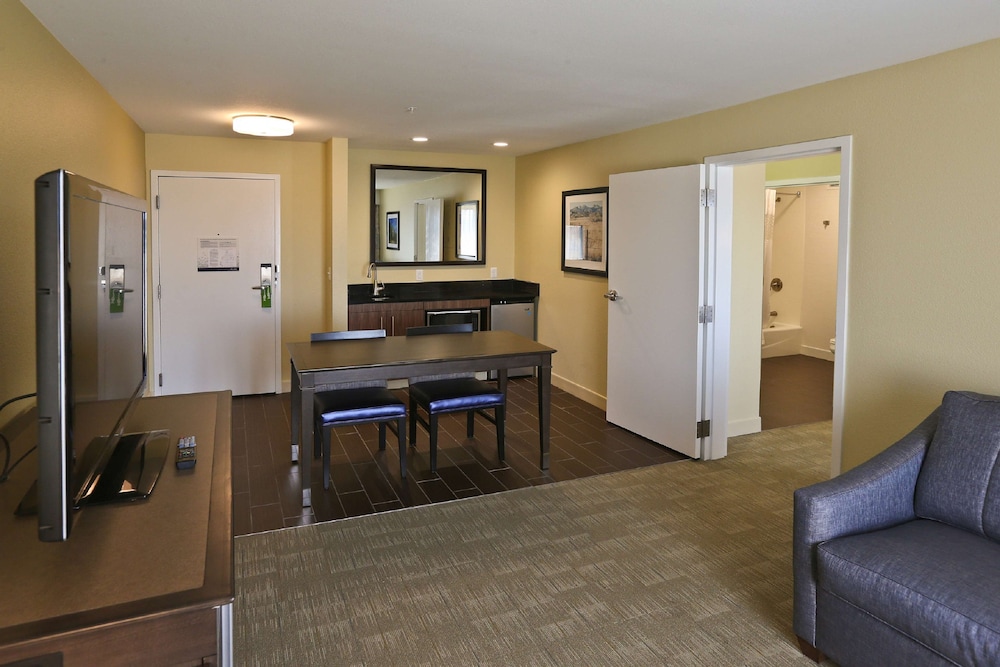 Hampton Inn Billings - photo 5