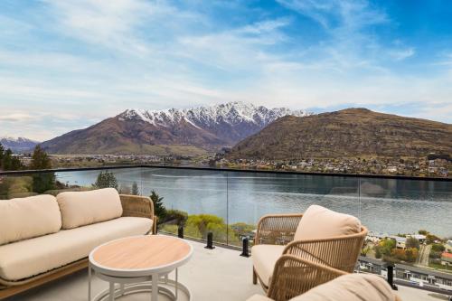 WARNING Extreme views 4 bed 3 bath luxury — 4-Star Luxury Hotel in Queenstown, New Zealand