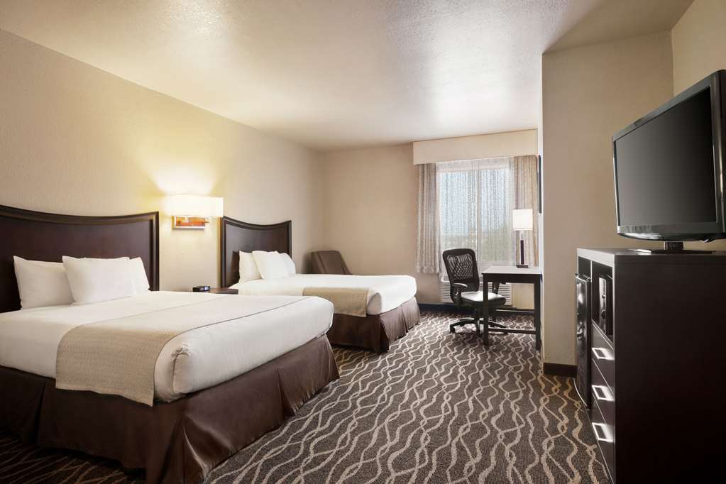 Baymont by Wyndham Clute Lake Jackson - photo 11