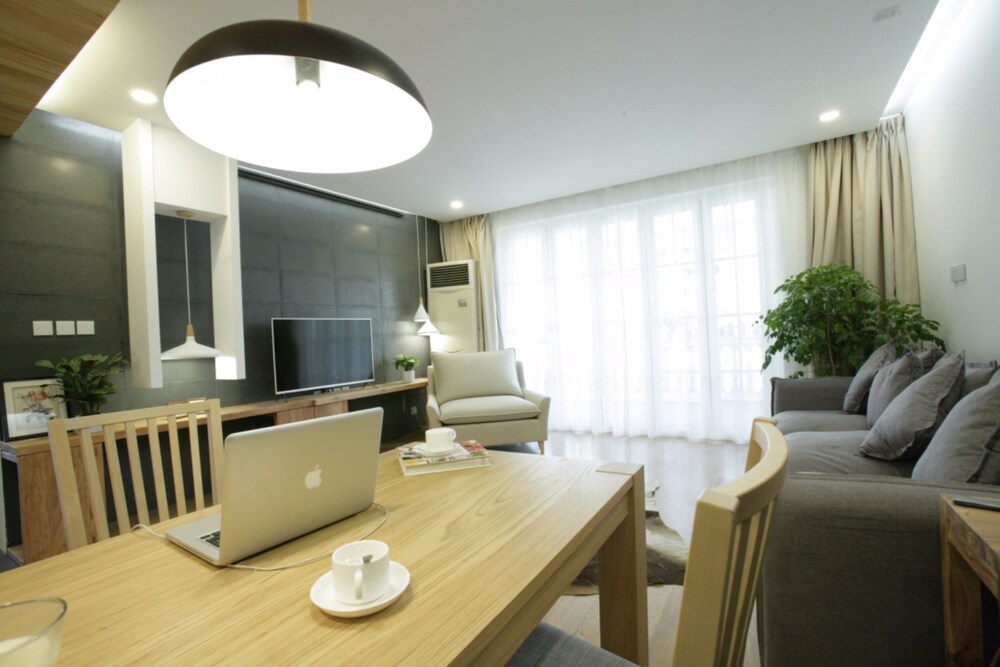 Wonderland French Concession IAPM City Garden in the Air - carbon neutral hotel in Xuhui