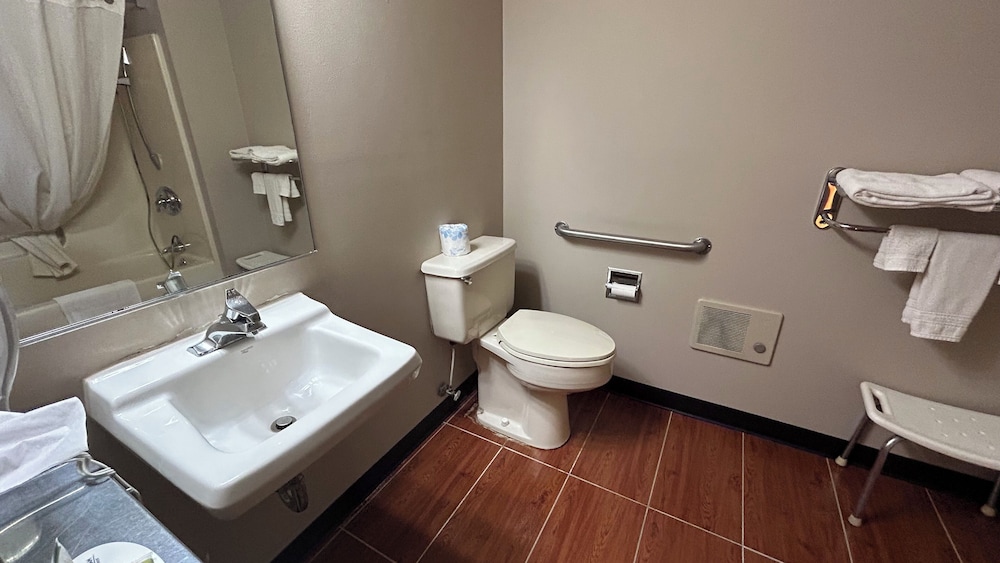 Super 8 by Wyndham Gilman - photo 24