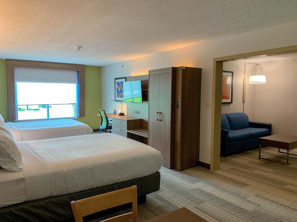 Holiday Inn Express & Suites Lexington Dtwn Area Keenland by IHG - photo 5