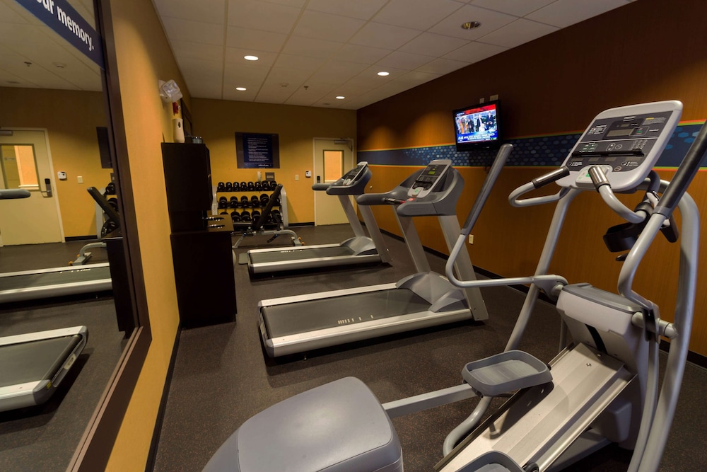 Hampton Inn & Suites Sevierville @ Stadium Drive - photo 27