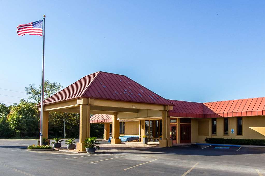 Quality Inn Ada near University - photo 2