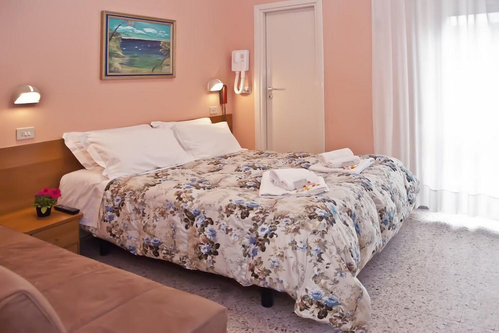 Hotel Staccoli - last minute hotel in Rimini