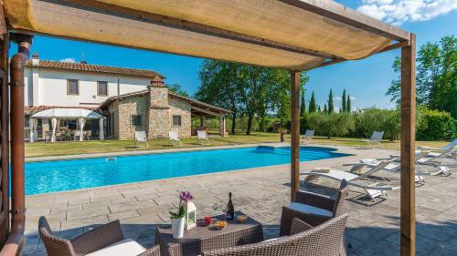 Casale La Splendida 10 Emma Villas — 4-Star Luxury Hotel in Bucine, Italy