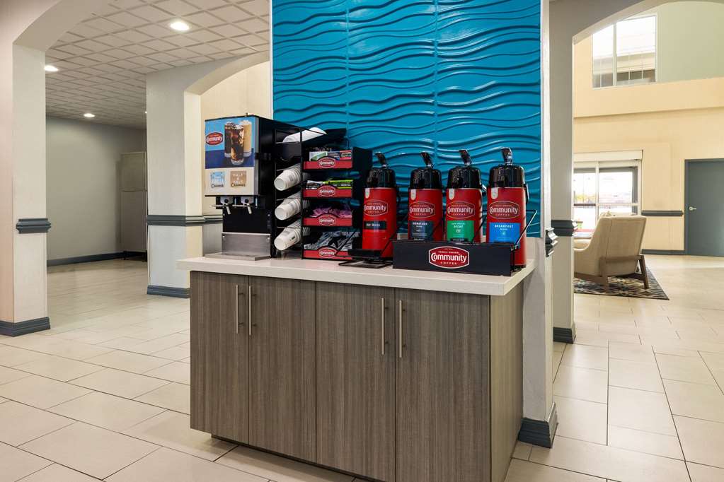 La Quinta Inn & Suites by Wyndham Ft. Worth Forest Hill TX - photo 28