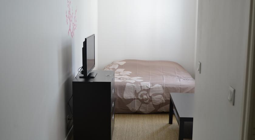 Beau Studio Hyper Centre Gare Lille Flandres in Lille, France