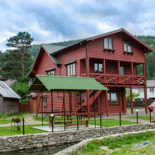 Svitlana - carbon neutral hotel in Tatariv