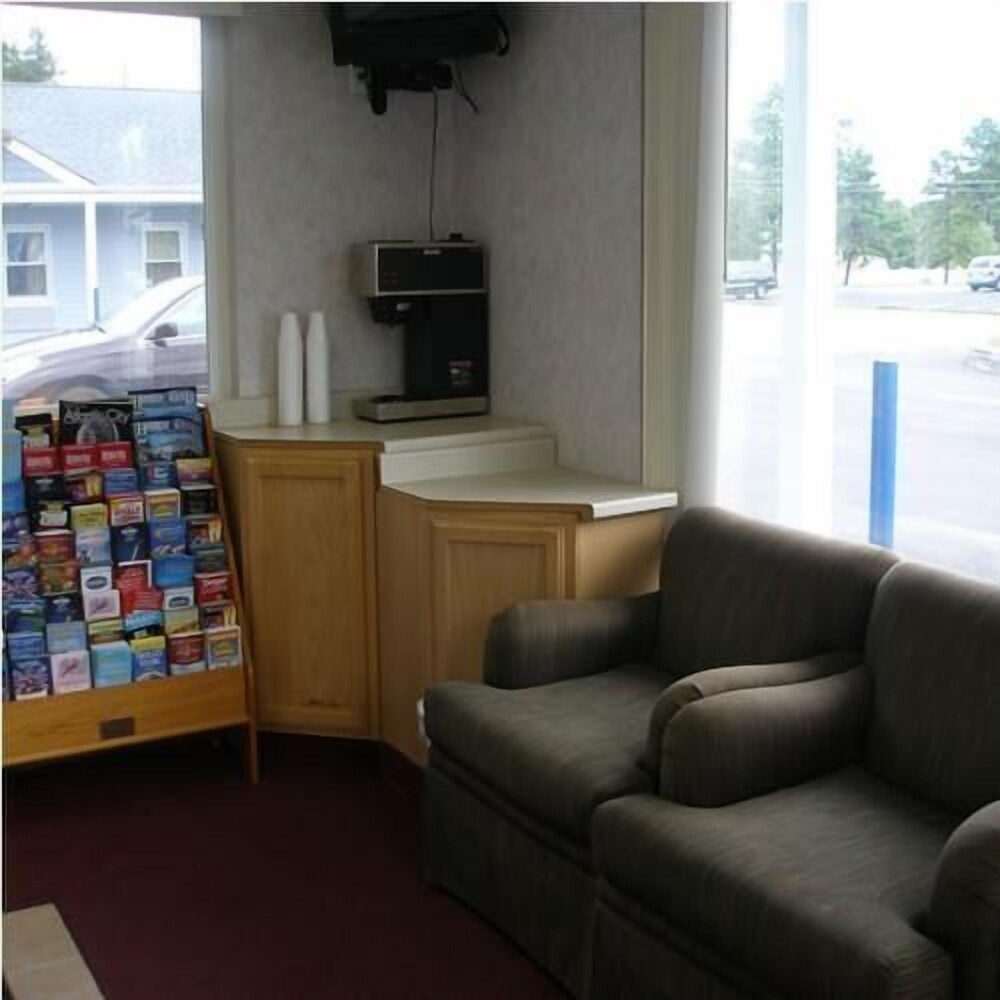 Red Carpet Inn and Suites Hammonton - photo 2